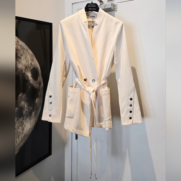 *NEW* Soia & Kyo ✨️Cream Trench Coat - Picture 9 of 9